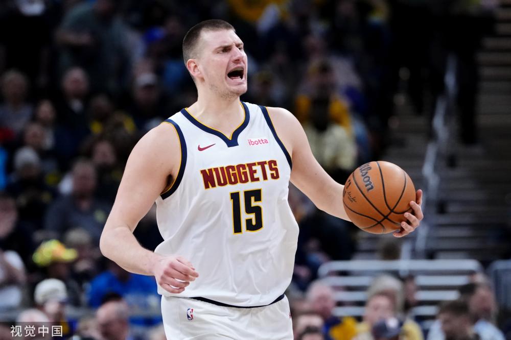 时略显紧张 时略显紧张